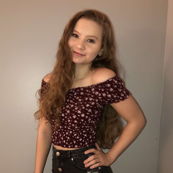 Meet your Posher, Olivia - Picture 1 of 1